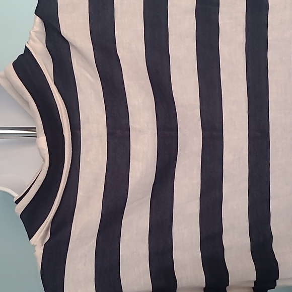 Agenda Large Summer Top - Picture 5 of 10